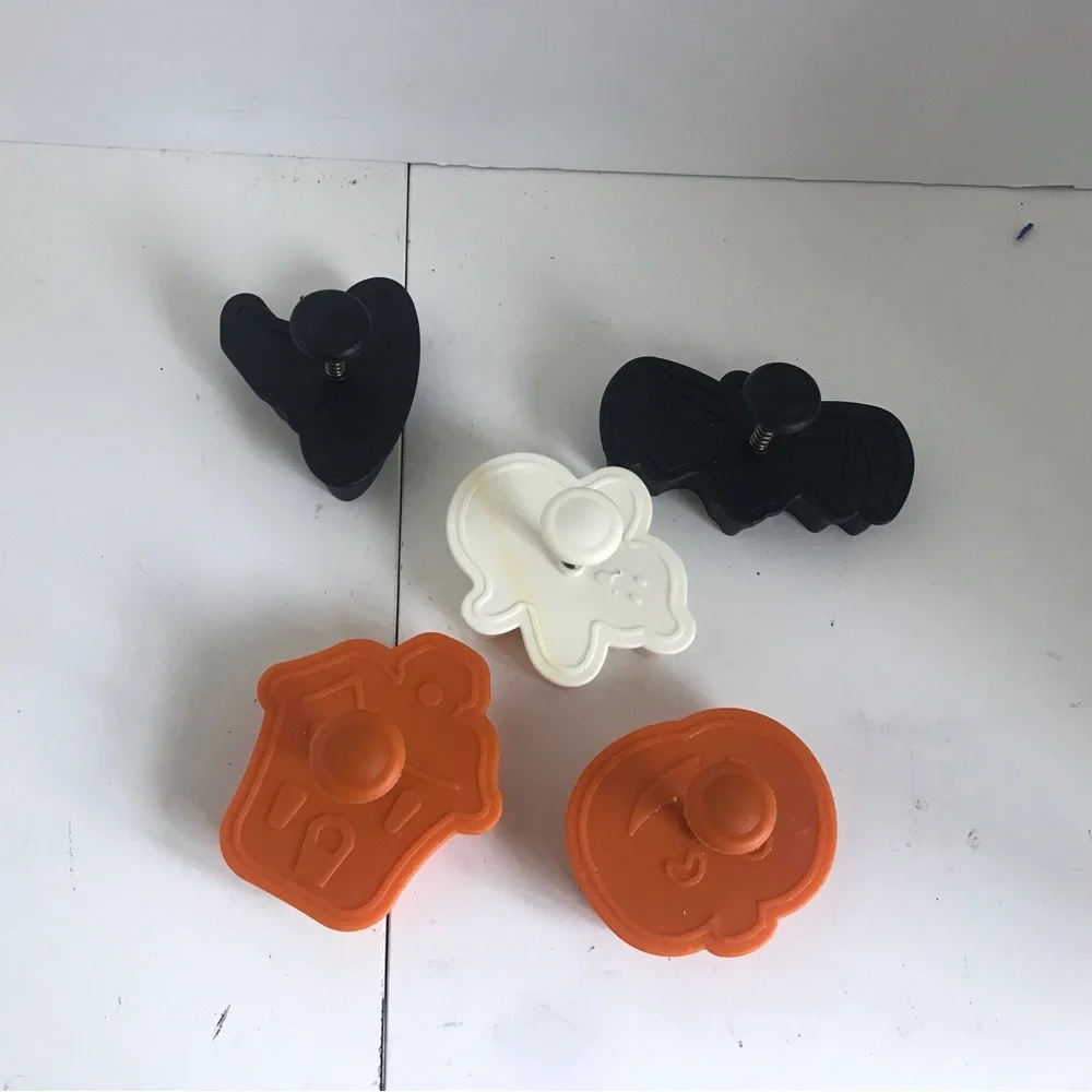 William Sonoma Kids Halloween Cookie Cutters Press-And-Stamp Set Of 5